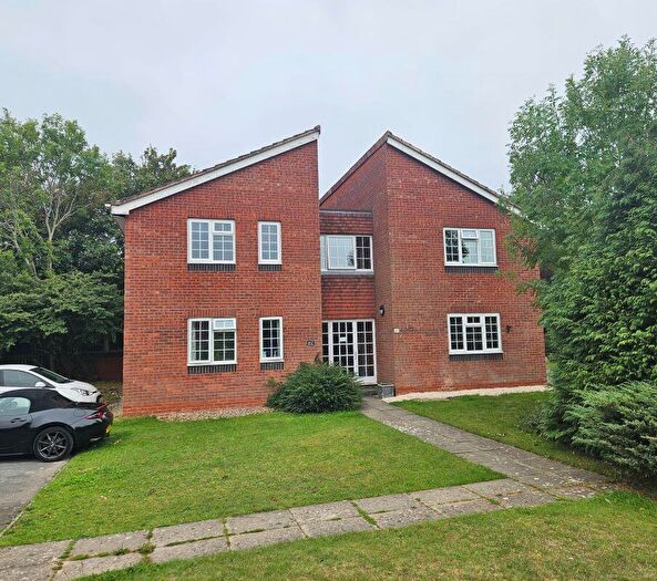 Flat For Sale In Ebourne Close, Kenilworth, Warwickshire, CV8