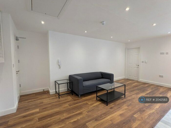 1 Bedroom Flat To Rent In Longmore Road, Solihull, B90