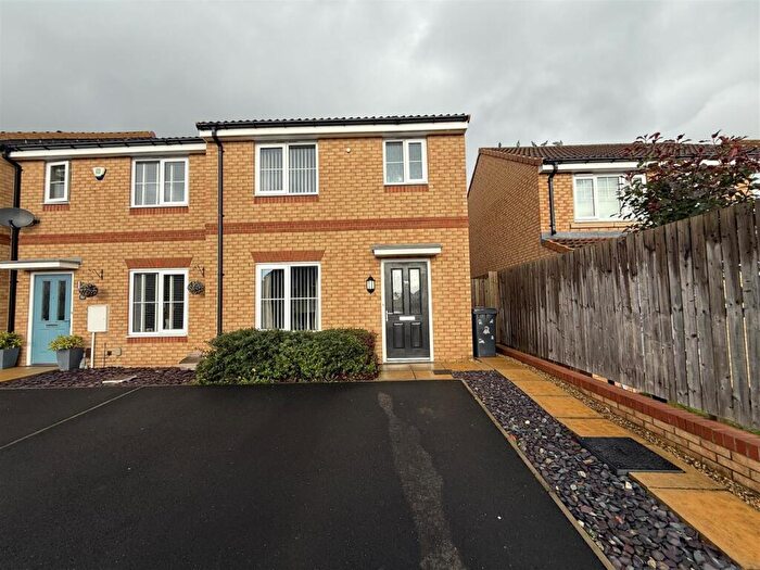 3 Bedroom End Of Terrace House For Sale In Barlby Drive, Darlington, DL3