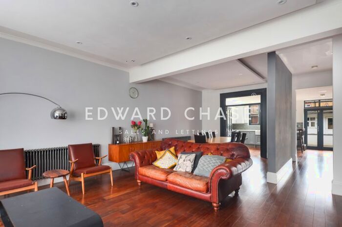 5 Bedroom Semi-Detached House To Rent In Woodstock Gardens, Goodmayes, IG3