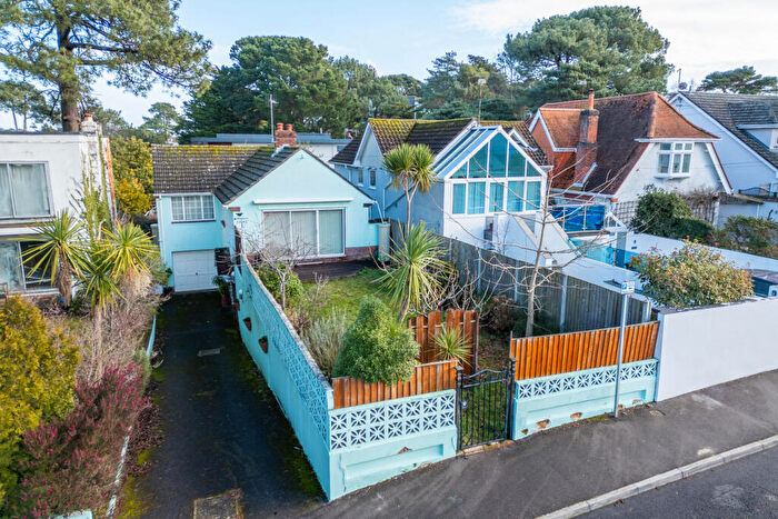 3 Bedroom Detached House For Sale In Brownsea Road, Sandbanks, Poole, Dorset, BH13