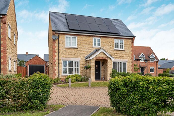 4 Bedroom Detached House For Sale In Marsh Road, Ambrosden, OX25