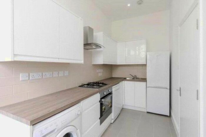 1 Bedroom Flat To Rent In Highlever Road, London, W10