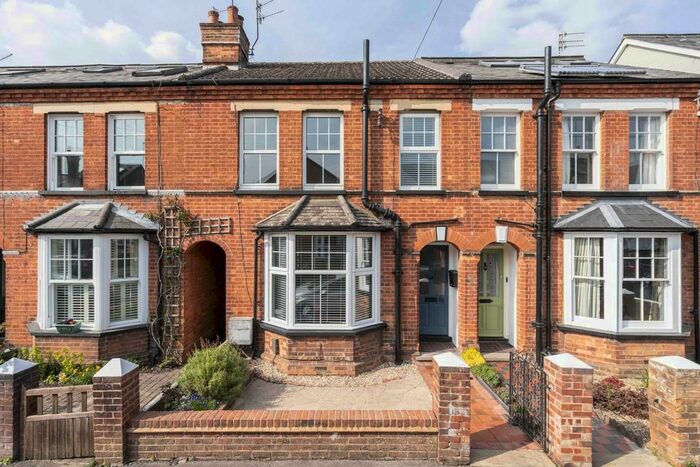 2 Bedroom Villa To Rent In Rothes Road, Dorking, RH4