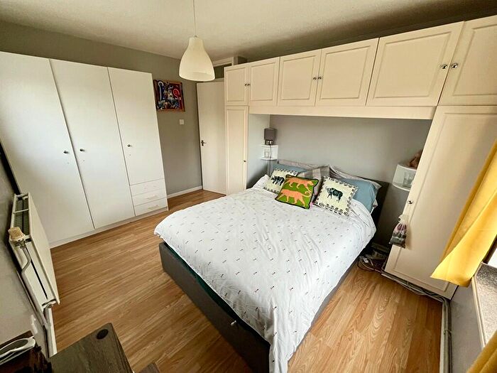 1 Bedroom Flat For Sale In Bute Road, Wallington, SM6