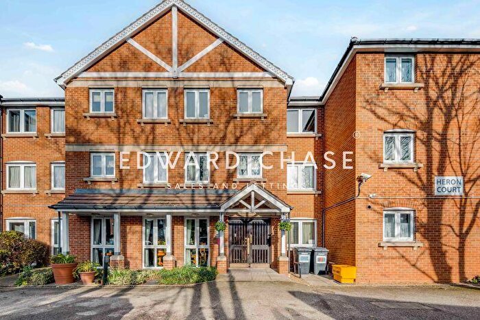 1 Bedroom Apartment For Sale In Morland Road, Ilford, London, IG1