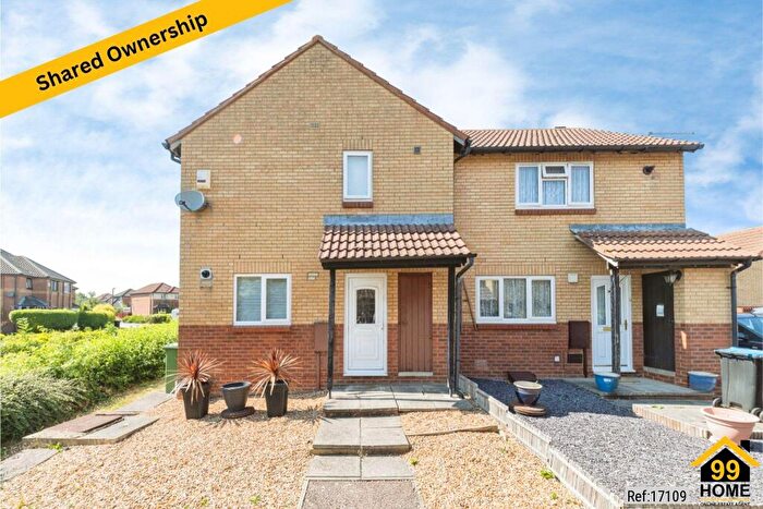 3 Bedroom Semi-Detached House For Sale In Ticehurst Close, Milton Keynes, MK7
