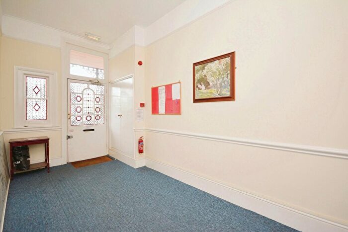 1 Bedroom Flat For Sale In Northdown Avenue, Margate, CT9