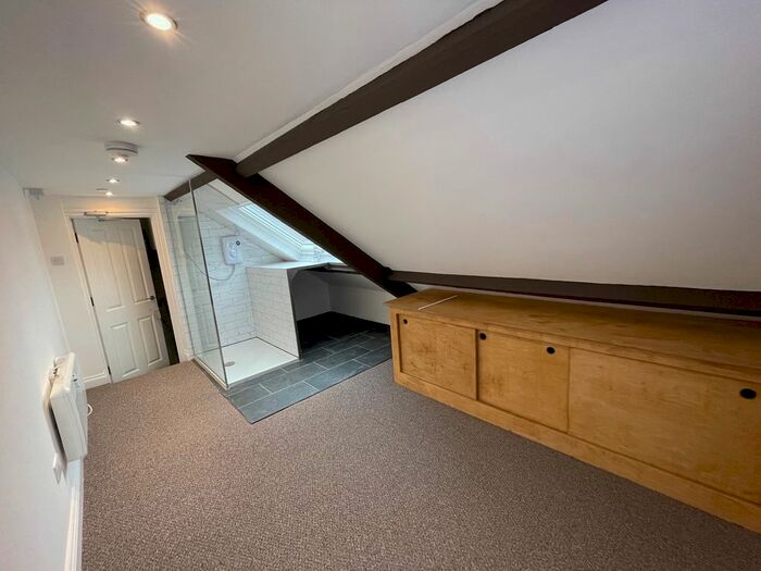 1 Bedroom Flat To Rent In High Street, Clydach, Swansea, SA6