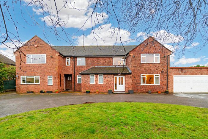 5 Bedroom Detached House For Sale In Manor Road Maidenhead, Berkshire, SL6