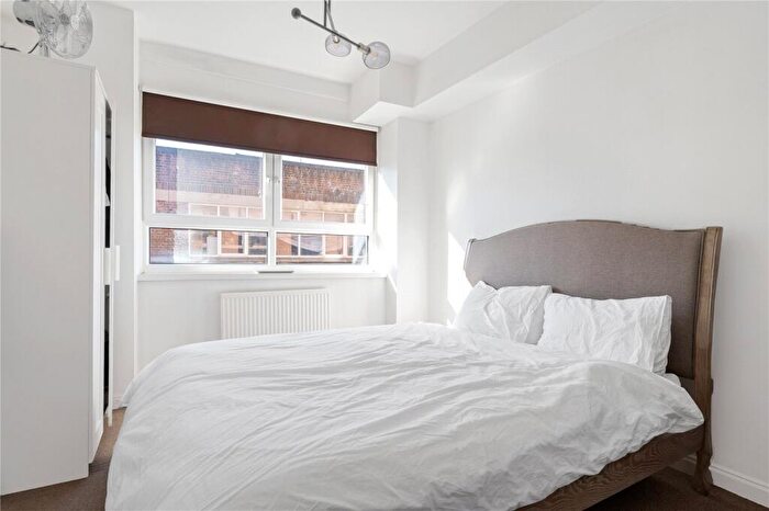 2 Bedroom Apartment To Rent In City View House, Bethnal Green Road, London, E2