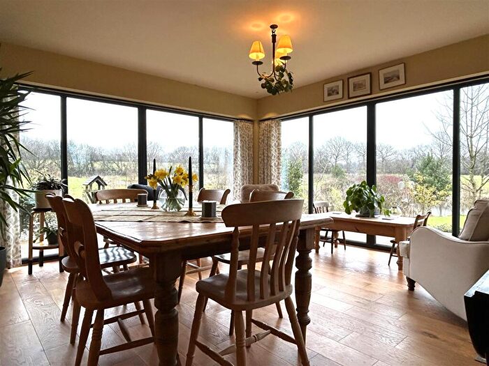 4 Bedroom Detached House For Sale In Meshaw, EX36