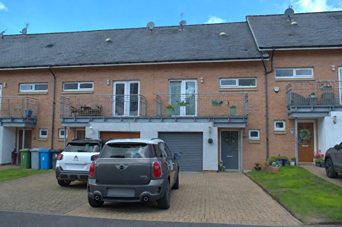 3 Bedroom Town House For Sale In Blackbraes Avenue, Calderwood, East Kilbride, G74