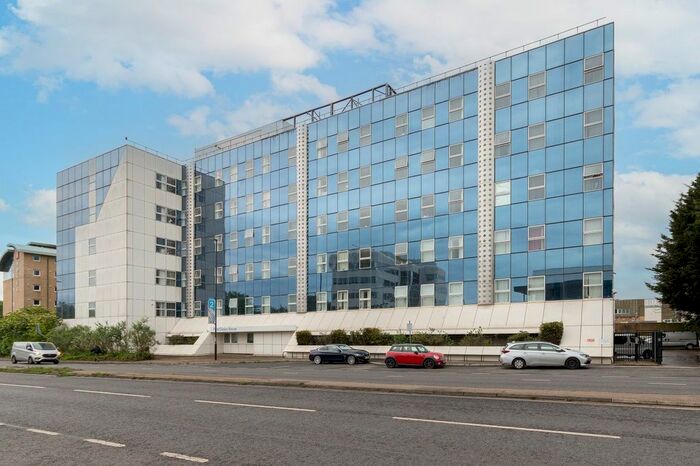 2 Bedroom Flat For Sale In London Road, Crawley, RH10