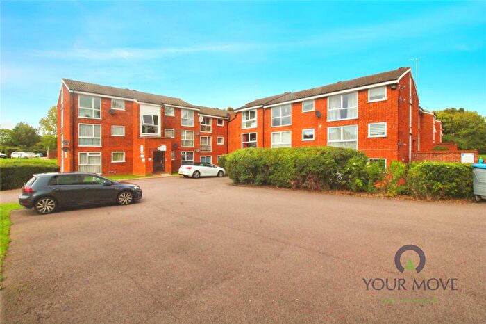 2 Bedroom Flat For Sale In Nightingale Walk, Hemel Hempstead, Hertfordshire, HP2