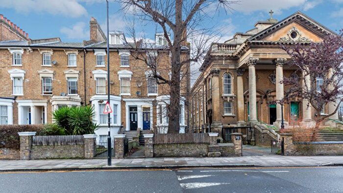 4 Bedroom Flat For Sale In Tollington Park, London, N4