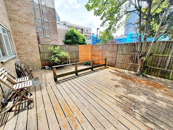 2 Bedroom Flat To Rent In East Road, Old St, N1
