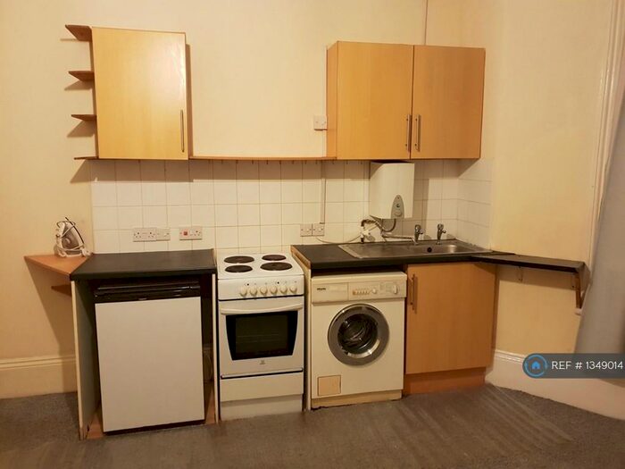 Studio To Rent In St Andrews, Bristol, BS6