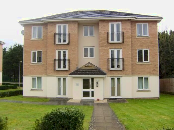 2 Bedroom Flat To Rent In Thatcham, Tarn Howes Close, RG19