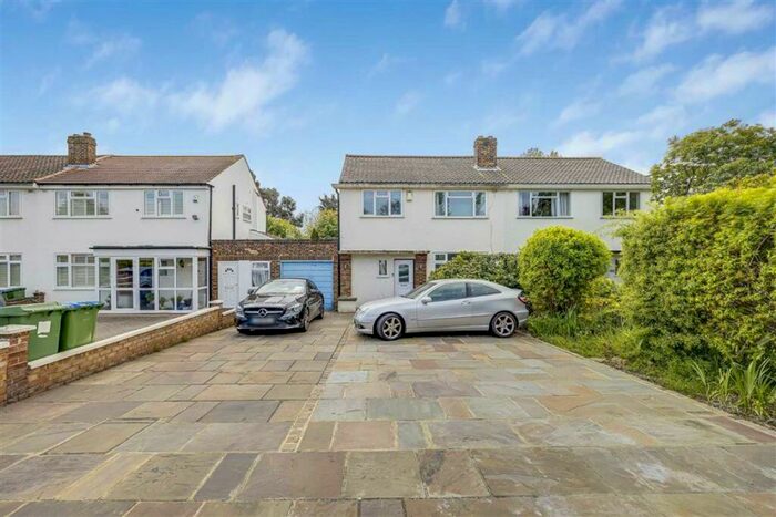 3 Bedroom Semi-Detached House To Rent In Eltham Road, Lee, SE9