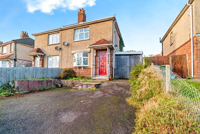 2 Bedroom Semi Detached House For Sale In Laburnum Road, Bassett Green, Southampton, Hampshire, SO16