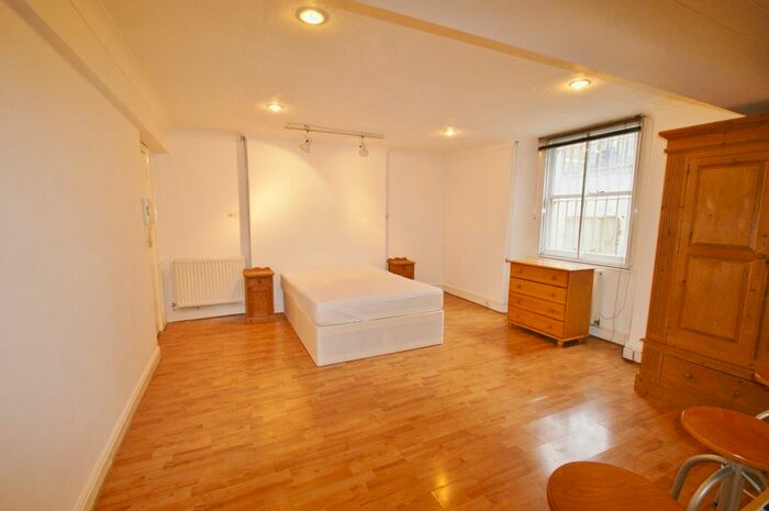 Studio To Rent In Gloucester Place, Marylebone, London, W1U