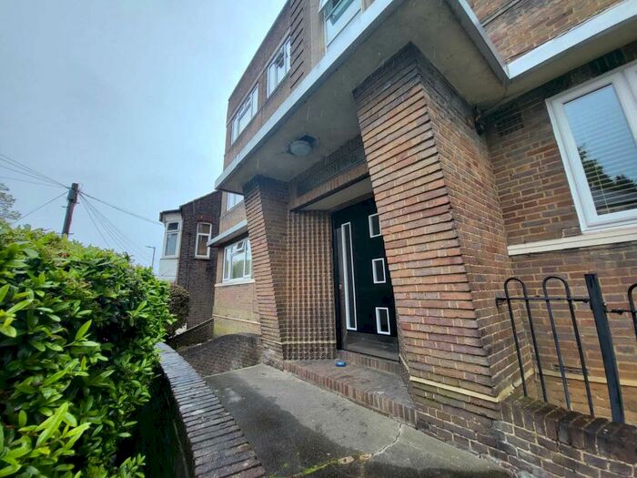 2 Bedroom Apartment To Rent In Ruthin Close, Luton, LU1