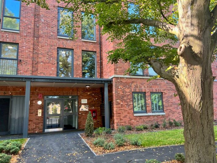 2 Bedroom Apartment To Rent In Oakleigh Road North, London, London, N20