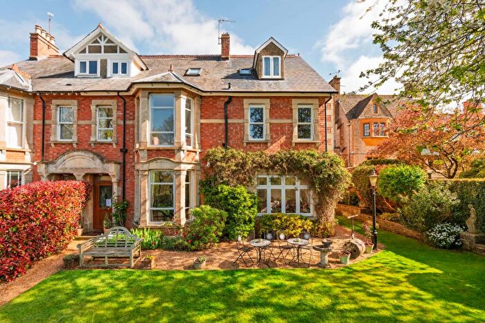 8 Bedroom Semi Detached House For Sale In Tewkesbury Road, Stow On The Wold, GL54