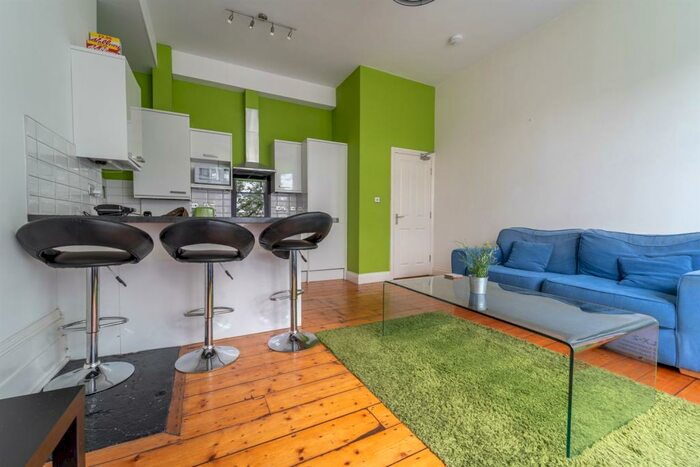 4 Bedroom Apartment To Rent In Jesmond Road, Newcastle Upon Tyne, NE2