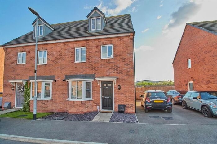 4 Bedroom Semi-Detached House To Rent In Slate Drive, Burbage, Hinckley, LE10