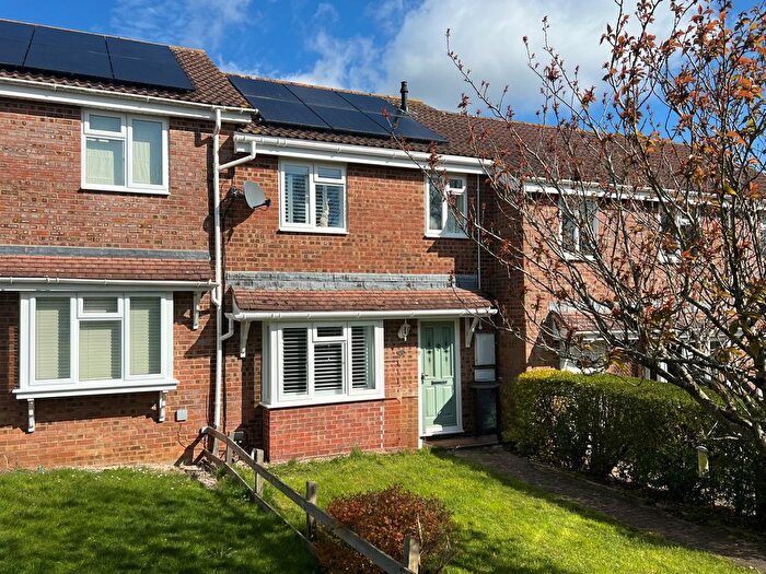 3 Bedroom Terraced House For Sale In Ryan Close, Sparcells, Swindon, SN5