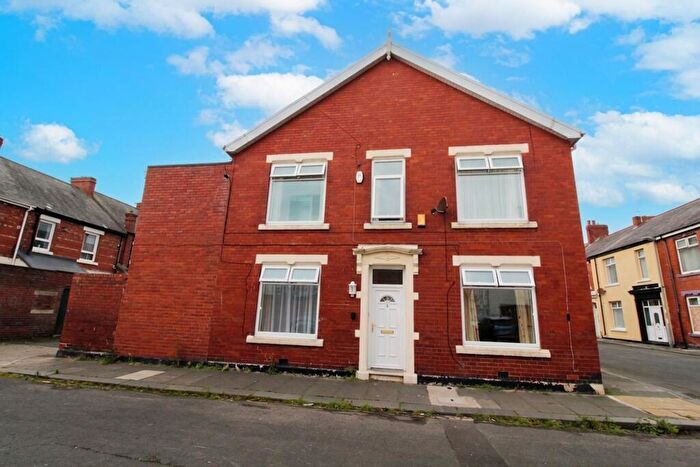 2 Bedroom End Of Terrace House For Sale In Kimberley Street, Blyth, NE24