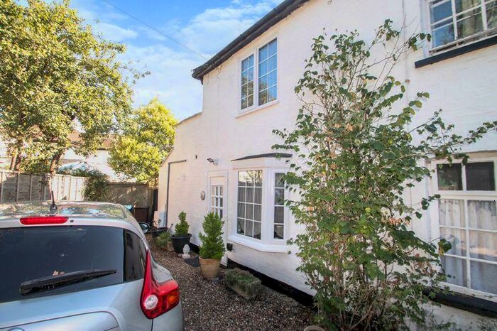 3 Bedroom Semi-Detached House To Rent In Pinner Hill Road, Pinner, HA5