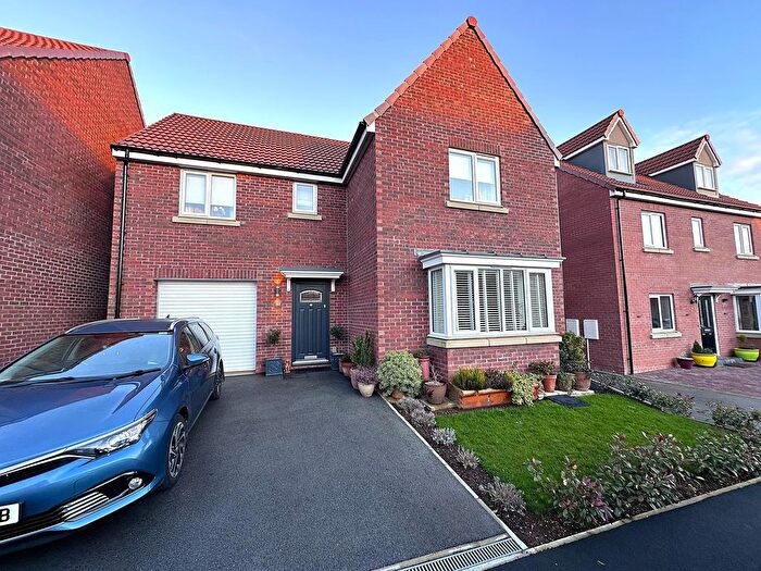 4 Bedroom Detached House For Sale In Wagoners Way, East Ayton, YO13
