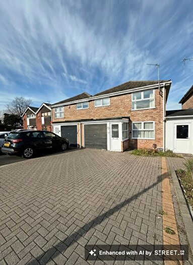 3 Bedroom Semi Detached House To Rent In Briar Lea Close, Sinfin, DE24