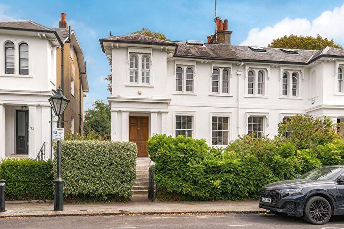 4 Bedroom Semi-Detached House For Sale In Launceston Place, London, W8