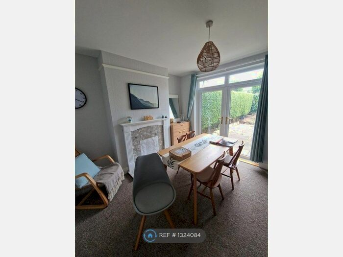 3 Bedroom Semi-Detached House To Rent In Batsford Road, Coventry, CV6