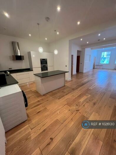 3 Bedroom Terraced House To Rent In Camden Street, Birmingham, B1