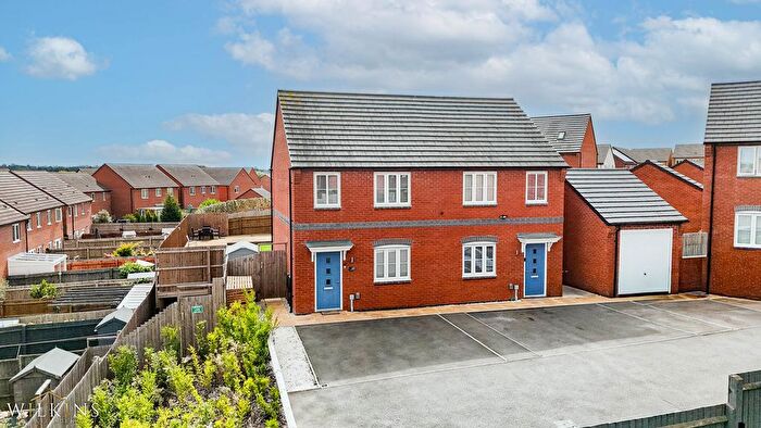 3 Bedroom Semi-Detached House For Sale In Meadow Way, Tamworth, Staffordshire, B79