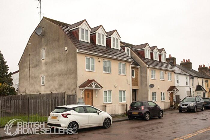 1 Bedroom Apartment For Sale In Sewardstone Street, Waltham Abbey, Essex, EN9