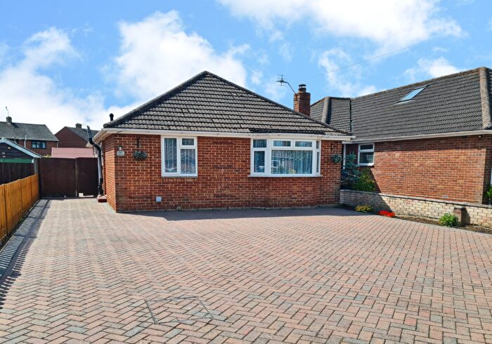 2 Bedroom Detached House For Sale In Hamtun Gardens, Southampton, Hampshire, SO40