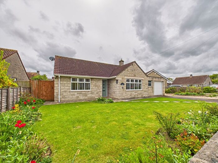 3 Bedroom Detached Bungalow For Sale In Westholm Road, Somerton, TA11