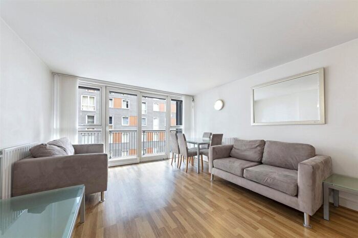 1 Bedroom Apartment To Rent In Gainsborough House, Cassilis Road, Canary Wharf, E14