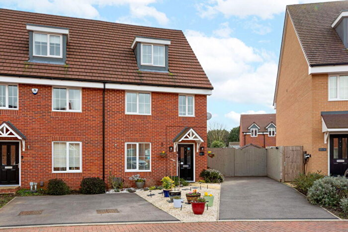 4 Bedroom Town House For Sale In Lily Edge, Biggleswade, Bedfordshire, SG18