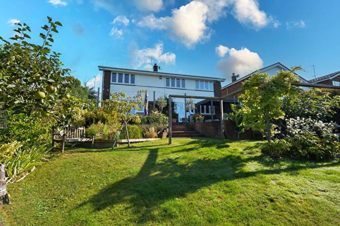 4 Bedroom Detached House For Sale In Hulton Close, Leatherhead, KT22