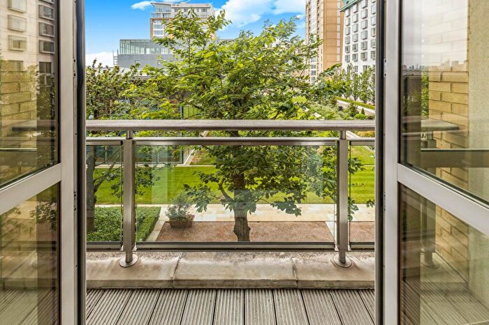 1 Bedroom Flat For Sale In Hanover House, Westferry Circus, E14