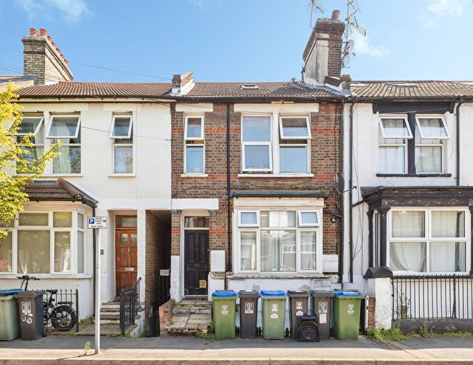 1 Bedroom Maisonette For Sale In Gladstone Road, Watford, WD17