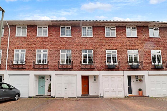 3 Bedroom Terraced House For Sale In Langley Walk, Woking, Surrey, GU22