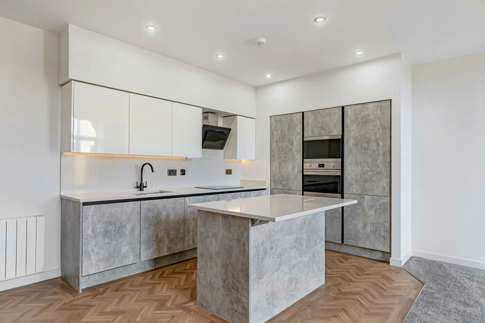 2 Bedroom Flat To Rent In Iron Row, Burley In Wharfedale, Ilkley, Uk, LS29